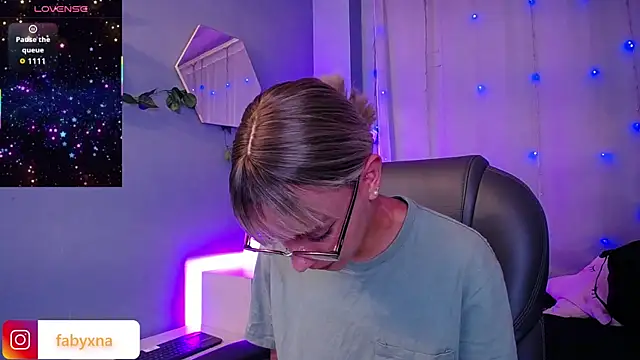 Snapshot of peyton_golden1 chatting on October 2025 03:25:02 AM peyton golden1 online show from October 2025 03:25:02 AM