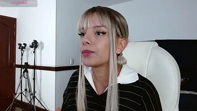 peyton golden1 online show from January 2026 03:43:02 AM