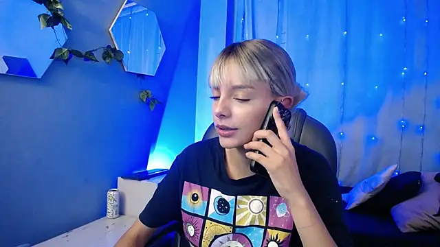 Snapshot of peyton_golden1 chatting on November 2025 03:23:02 AM peyton golden1 online show from November 2025 03:23:02 AM