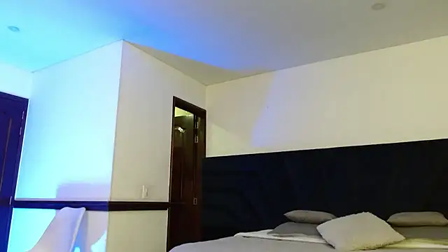 peyton golden1 online show from April 2026 03:57:02 AM