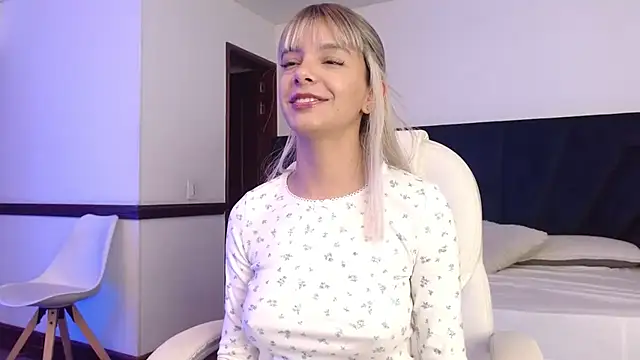 peyton golden1 online show from April 2026 03:25:02 AM