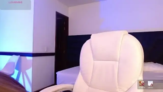 peyton golden1 online show from April 2026 03:18:02 AM