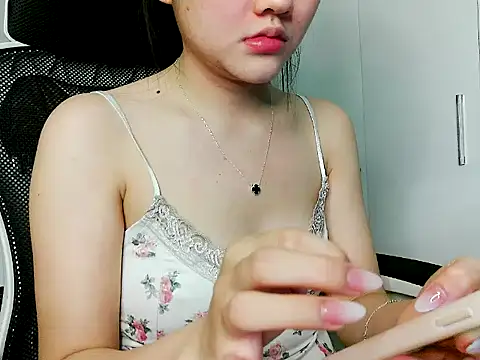 Yin-girl online show from November 2025 04:19:02 PM