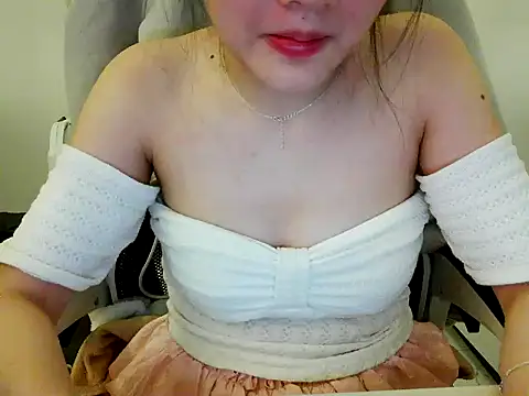 Yin-girl online show from December 2025 07:37:01 PM