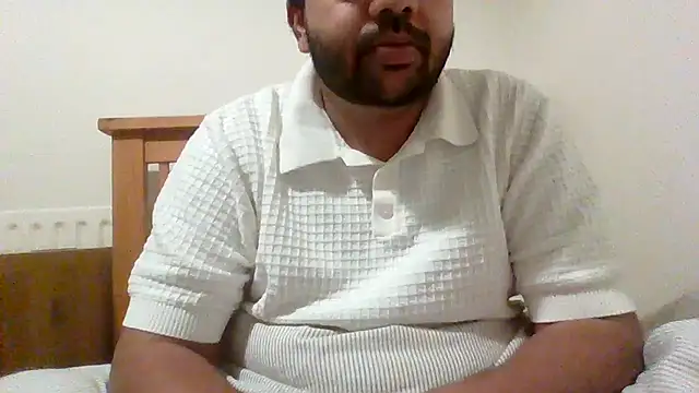 Snapshot of whoreboi98 chatting on May 2026 09:18:01 PM whoreboi98 online show from May 2026 09:18:01 PM