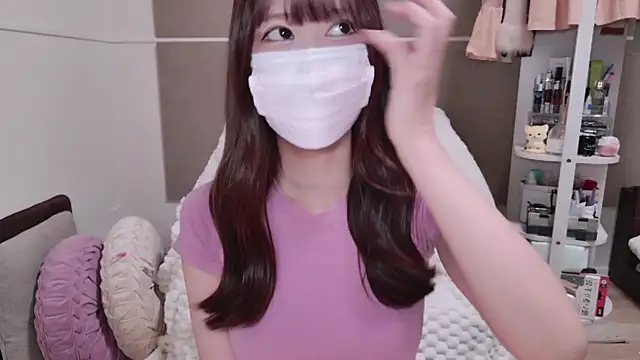 Snapshot of TsukasaSakai chatting on January 2025 01:00:02 PM TsukasaSakai online show from January 2025 01:00:02 PM