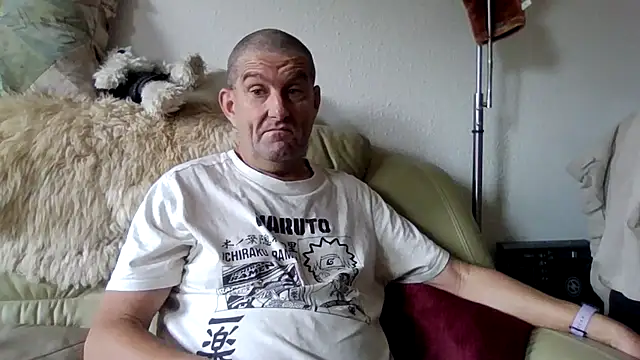 Snapshot of Lutzi1 chatting on October 2025 12:35:02 PM Lutzi1 online show from October 2025 12:35:02 PM