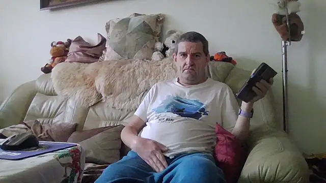 Snapshot of Lutzi1 chatting on December 2024 11:05:01 AM Lutzi1 online show from December 2024 11:05:01 AM