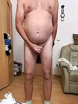 Snapshot of Lutzi1 chatting on October 2025 07:15:02 PM Lutzi1 online show from October 2025 07:15:02 PM