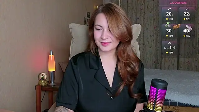 LisaCase online show from November 2025 10:04:01 AM