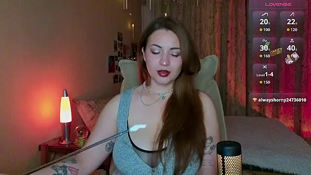 LisaCase online show from November 2025 03:01:02 PM