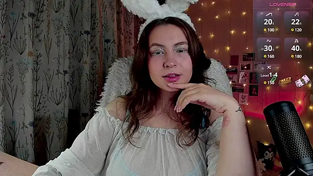 Snapshot of LisaCase chatting on December 2024 08:27:01 AM LisaCase online show from December 2024 08:27:01 AM
