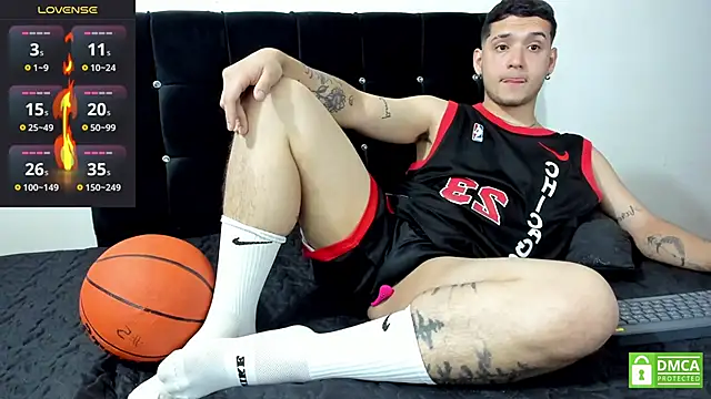 Snapshot of Noha_white chatting on November 2025 06:57:01 PM Noha white online show from November 2025 06:57:01 PM