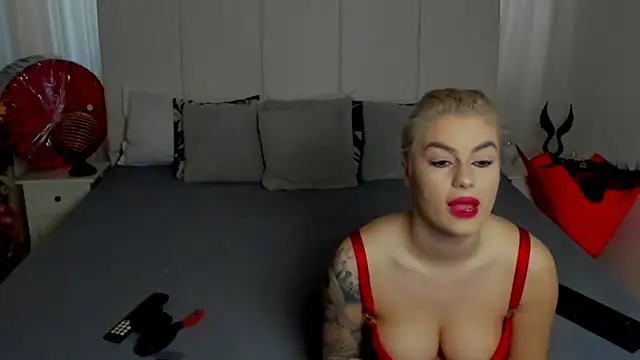 KasiaGraziela18 online show from March 2025 01:40:02 PM