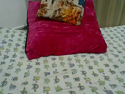PrettyPrincess14 online show from October 2025 01:28:02 AM