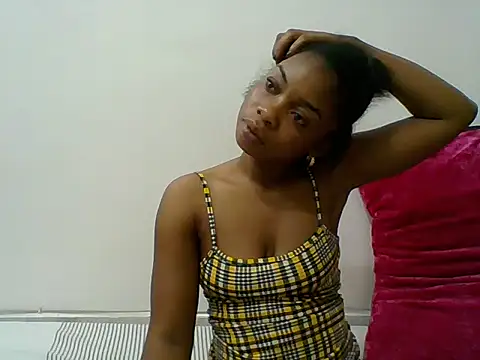 PrettyPrincess14 online show from October 2025 10:33:01 PM
