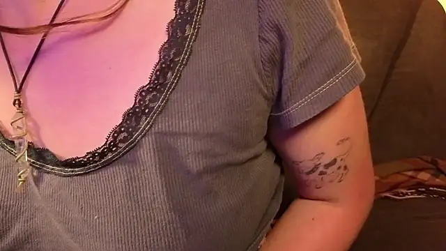 NEXT DOOR GIRL  online show from November 2025 10:42:01 PM