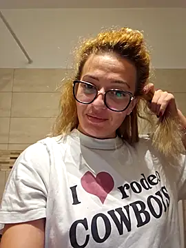 Snapshot of Selenna_emma chatting on October 2025 08:30:01 PM Selenna emma online show from October 2025 08:30:01 PM