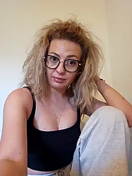 Snapshot of Selenna_emma chatting on September 2025 02:28:01 PM Selenna emma online show from September 2025 02:28:01 PM