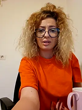 Snapshot of Selenna_emma chatting on November 2025 02:42:02 PM Selenna emma online show from November 2025 02:42:02 PM