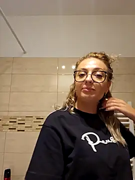 Snapshot of Selenna_emma chatting on September 2025 02:22:02 PM Selenna emma online show from September 2025 02:22:02 PM