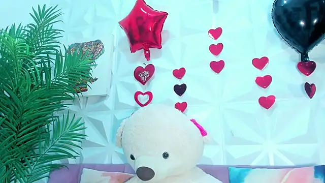 Snapshot of Briyit_Doll chatting on March 2026 04:00:01 AM Briyit Doll online show from March 2026 04:00:01 AM