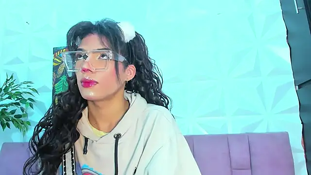 Snapshot of Briyit_Doll chatting on February 2025 03:31:02 AM Briyit Doll online show from February 2025 03:31:02 AM