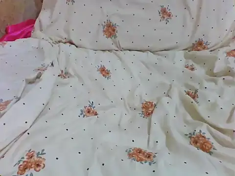 PRETTY-LIA online show from June 2026 08:25:01 PM