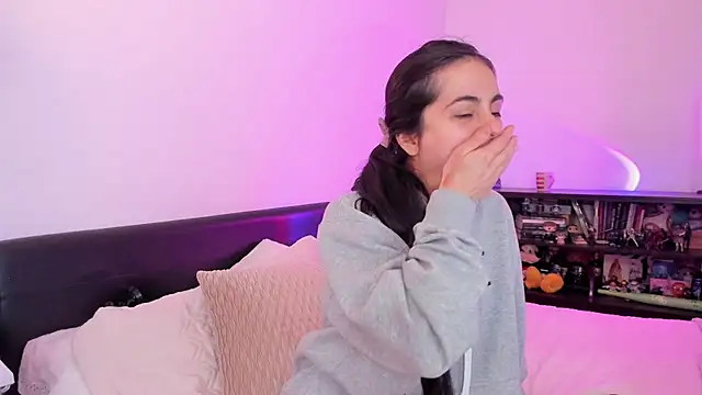 guccipussy1 online show from February 2025 07:54:01 PM