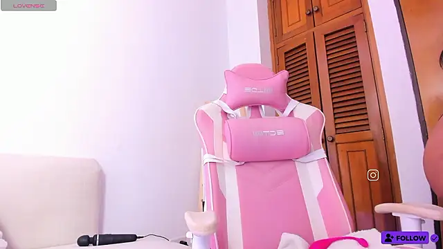 Caro martinezz online show from March 2026 05:03:01 AM