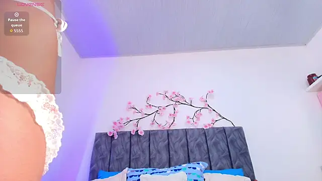 Snapshot of Sophiee_Velvet chatting on June 2026 04:46:01 PM Sophiee Velvet online show from June 2026 04:46:01 PM