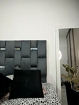 Snapshot of NiaSoler chatting on October 2025 11:22:01 AM NiaSoler online show from October 2025 11:22:01 AM