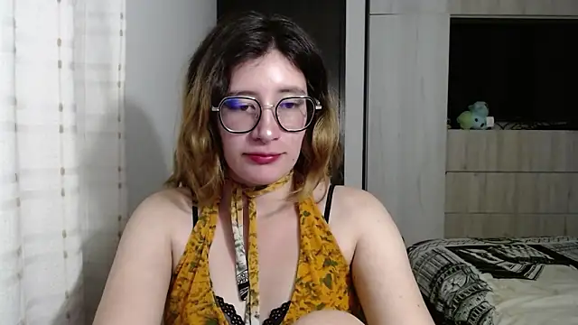 Snapshot of mariana124- chatting on December 2024 06:46:02 PM mariana124- online show from December 2024 06:46:02 PM