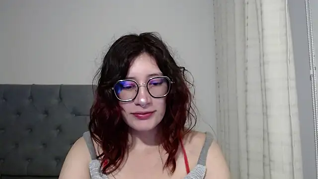 Snapshot of mariana124- chatting on January 2025 10:13:01 PM mariana124- online show from January 2025 10:13:01 PM