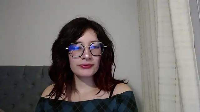 Snapshot of mariana124- chatting on January 2025 11:13:01 PM mariana124- online show from January 2025 11:13:01 PM