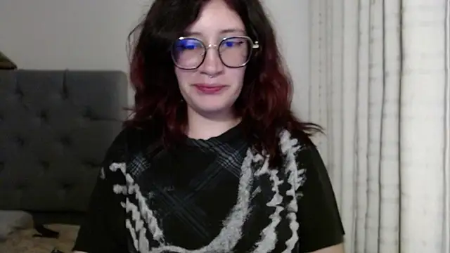 Snapshot of mariana124- chatting on January 2025 11:31:01 AM mariana124- online show from January 2025 11:31:01 AM
