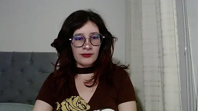 Snapshot of mariana124- chatting on February 2025 07:33:01 PM mariana124- online show from February 2025 07:33:01 PM