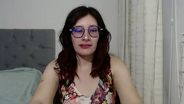 Snapshot of mariana124- chatting on January 2025 08:38:02 PM mariana124- online show from January 2025 08:38:02 PM