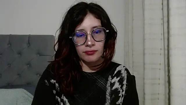 Snapshot of mariana124- chatting on February 2025 12:00:02 AM mariana124- online show from February 2025 12:00:02 AM