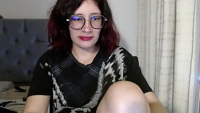 Snapshot of mariana124- chatting on January 2025 02:35:02 PM mariana124- online show from January 2025 02:35:02 PM