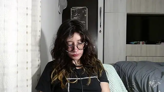 Snapshot of mariana124- chatting on September 2025 01:30:01 AM mariana124- online show from September 2025 01:30:01 AM