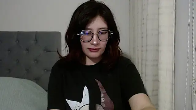 Snapshot of mariana124- chatting on January 2025 10:30:02 PM mariana124- online show from January 2025 10:30:02 PM