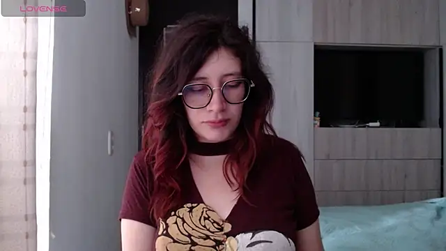 Snapshot of mariana124- chatting on February 2025 03:47:01 PM mariana124- online show from February 2025 03:47:01 PM