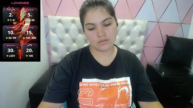 Snapshot of Marinasexxx chatting on October 2025 08:32:01 PM Marinasexxx online show from October 2025 08:32:01 PM