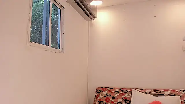 Snapshot of meganrossee69 chatting on December 2024 09:08:01 PM meganrossee69 online show from December 2024 09:08:01 PM