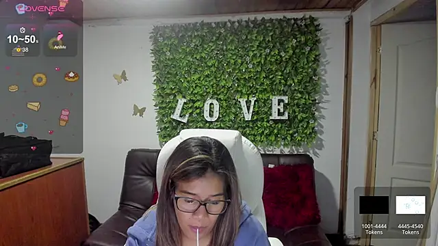 Enma  clark online show from March 2025 06:56:01 PM