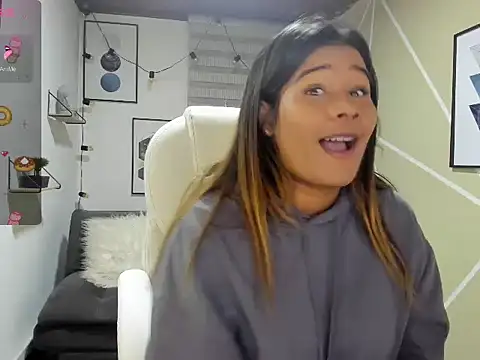 Enma  clark online show from November 2025 04:17:02 AM