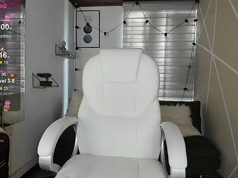 Enma  clark online show from November 2025 08:45:02 PM