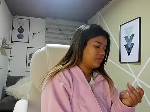 Enma  clark online show from November 2025 04:16:02 AM