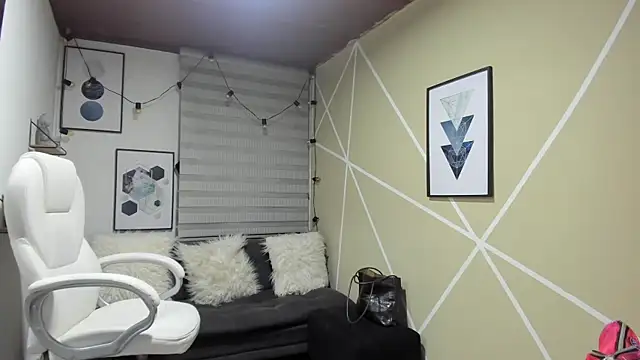 Enma  clark online show from September 2025 04:35:02 AM